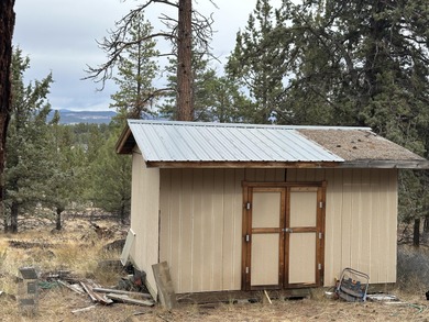 Cedar Trails in Keno is the setting for this spacious 4 bedroom