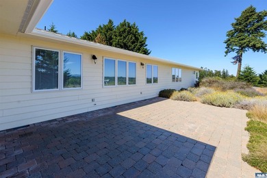 Wake up to sweeping mountain and valley views in one of Sequim's - photo 45