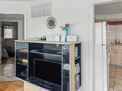 Location! Location! Location! This first floor 2 bedroom 1 bath - photo 6