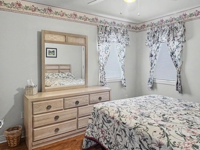 Location! Location! Location! This first floor 2 bedroom 1 bath - photo 8