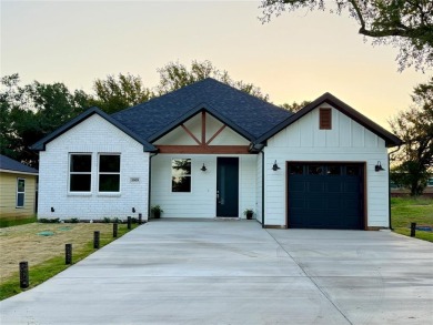 Lake Home Sale Pending in Granbury, Texas