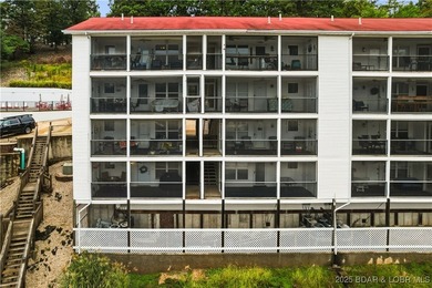Welcome to Lighthouse Landing-a well-kept, smaller lakefront - photo 29