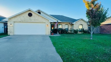 Lake Home For Sale in Gun Barrel City, Texas