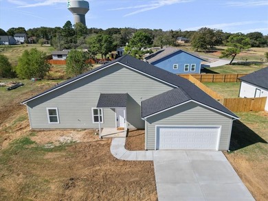 (private lake, pond, creek) Home For Sale in Kennedale Texas