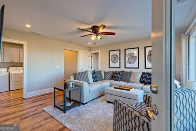 Move right in and wake up to breathtaking long-range mountain - photo 46