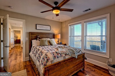 Move right in and wake up to breathtaking long-range mountain - photo 50