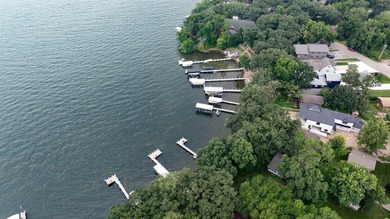 Experience the pinnacle of lakeside luxury at 2620 Manhattan - photo 54