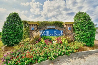 TRANSFERABLE GOLF MEMBERSHIP!! The unit is a 3-bedroom, 2 bath - photo 2