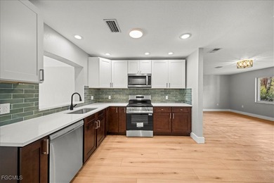 Welcome to this renovated 3 bedroom, 2 bath home tucked away on - photo 6