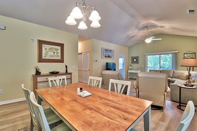 TRANSFERABLE GOLF MEMBERSHIP!! The unit is a 3-bedroom, 2 bath - photo 7