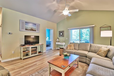 TRANSFERABLE GOLF MEMBERSHIP!! The unit is a 3-bedroom, 2 bath - photo 10