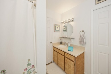 Wake up to sweeping Pacific Ocean views, tropical gardens, and - photo 25