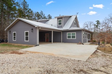 PRICE REDUCTION! Beautiful Waterfront Home - 3 bedroom 3 bath - photo 4