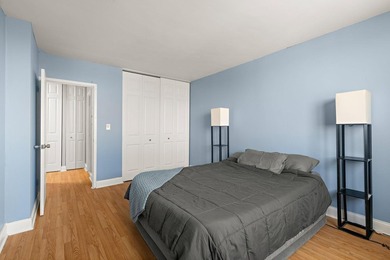 Welcome to the spacious One bedroom home in elevator, doorman - photo 5