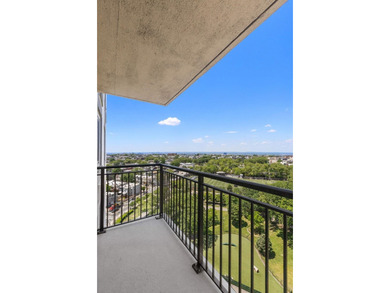 Welcome to the spacious One bedroom home in elevator, doorman - photo 8