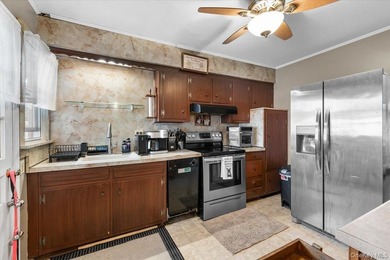Welcome to your new home! This charming, move-in-ready - photo 4