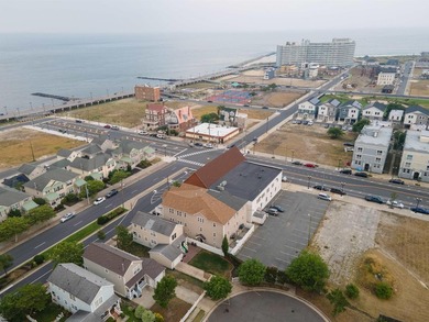 Steps to the sand, steps to the boardwalk, steps to the casinos - photo 4