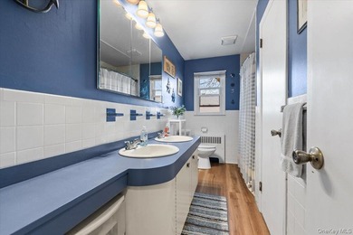 Welcome to your new home! This charming, move-in-ready - photo 9