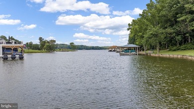 Lake life is done right at this luxury waterfront retreat on the - photo 7