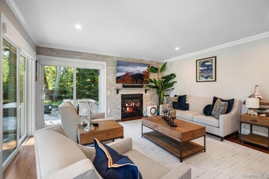 This extraordinary contemporary Colonial is a seamless blend of - photo 9