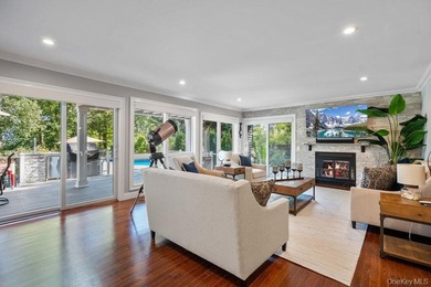 This extraordinary contemporary Colonial is a seamless blend of - photo 10
