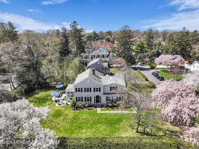 Exquisitely renovated Olde Farm Village Colonial! Set on a - photo 3