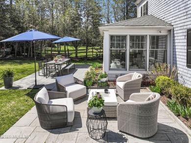 Exquisitely renovated Olde Farm Village Colonial! Set on a - photo 9