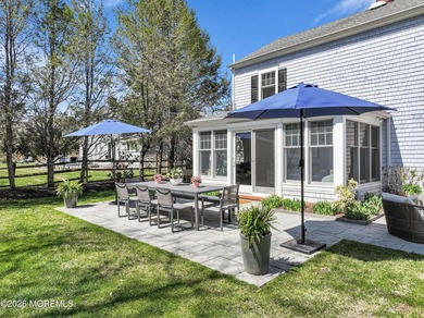 Exquisitely renovated Olde Farm Village Colonial! Set on a - photo 10