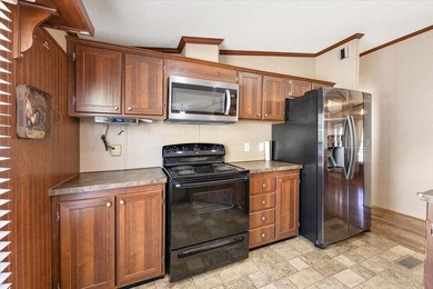 Beautiful home on Lake Pinkston. Just under 3 acres with two - photo 19