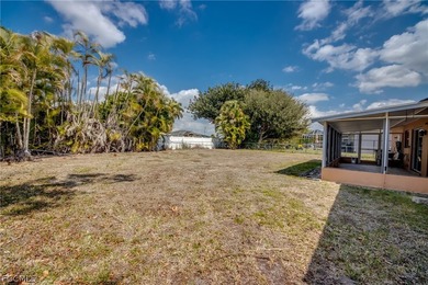 Welcome to the highly desirable SE Country Club area! Situated - photo 22