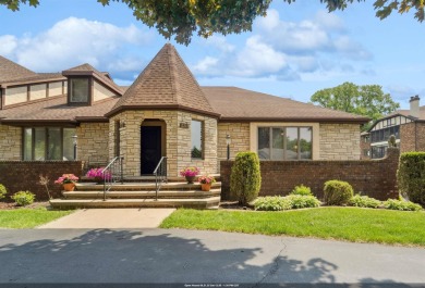 Lake Condo For Sale in Appleton, Wisconsin