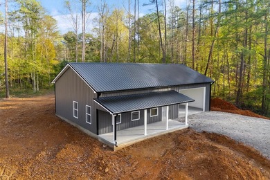 Now offering this Lake Cumberland retreat that feels like a - photo 3