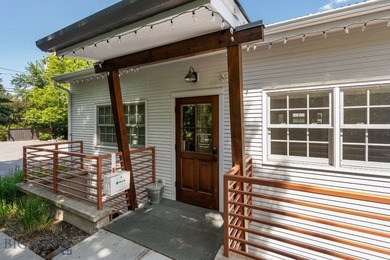 This beautifully renovated 3,370 SF building, updated in 2021 - photo 7