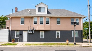 Exceptional Income-Producing Duplex Overlooking Gardner's Basin! - photo 1