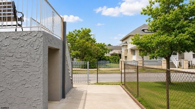 Exceptional Income-Producing Duplex Overlooking Gardner's Basin! - photo 9