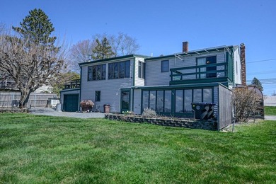 3 BEDROOM SPLIT LEVEL, UPDATED KITCHEN, LOTS OF STORAGE, AND - photo 3