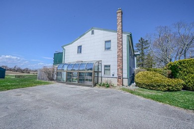 3 BEDROOM SPLIT LEVEL, UPDATED KITCHEN, LOTS OF STORAGE, AND - photo 4