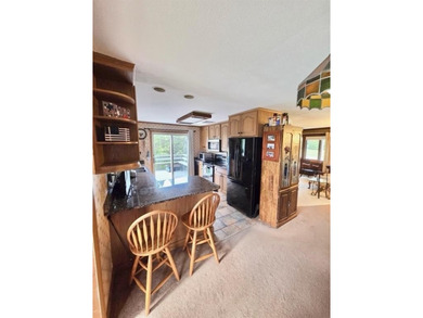 3 BEDROOM SPLIT LEVEL, UPDATED KITCHEN, LOTS OF STORAGE, AND - photo 8