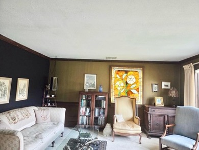3 BEDROOM SPLIT LEVEL, UPDATED KITCHEN, LOTS OF STORAGE, AND - photo 10
