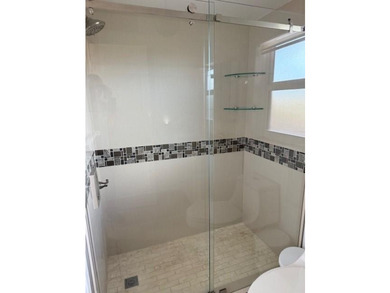 BEAUTIFUL REMODELED UNIT LOCATED IN SUNRISE LAKES PHASE 3, WITH - photo 11