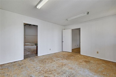 THE LEFT SIDE OF THE BUILDING IS UNDER CONTRACT AND WE ARE - photo 9