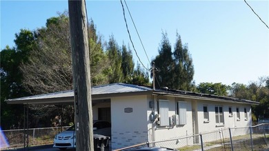 This 3-bedroom, 2-bath home in Fort Myers offers a practical - photo 2