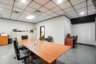 Tremendous opportunity to own property in very close proximity - photo 25
