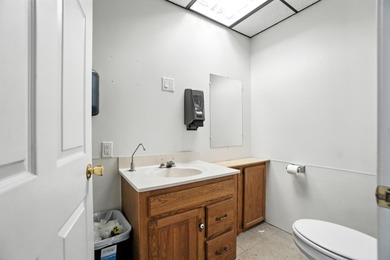 Tremendous opportunity to own property in very close proximity - photo 30