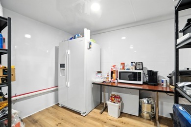 Tremendous opportunity to own property in very close proximity - photo 33