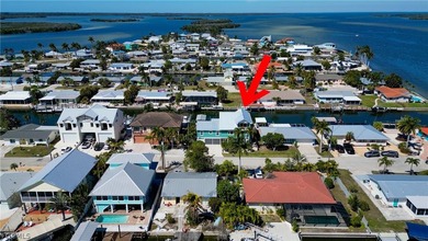 Custom Luxury Island Living! This stunning Matlacha home sits on - photo 4