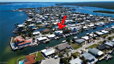 Custom Luxury Island Living! This stunning Matlacha home sits on - photo 5
