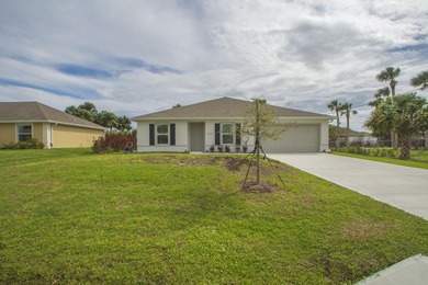 A rare find in the heart of Sebastian Highlands Better than new! - photo 1