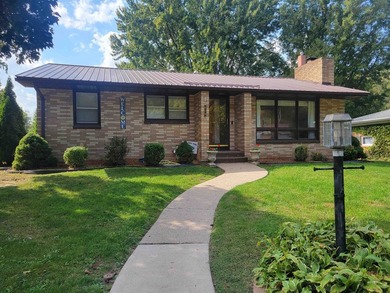 Mississippi River Home Active Under Contract in Cassville Wisconsin