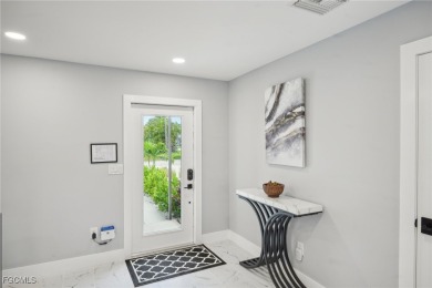 Priced to sell today! Stunning 3 bedroom 2 bath waterfront pool - photo 4